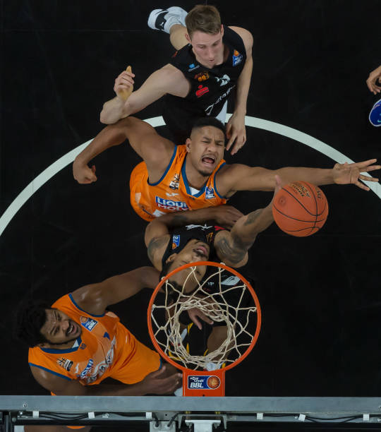 新生代与豪 新生代与豪